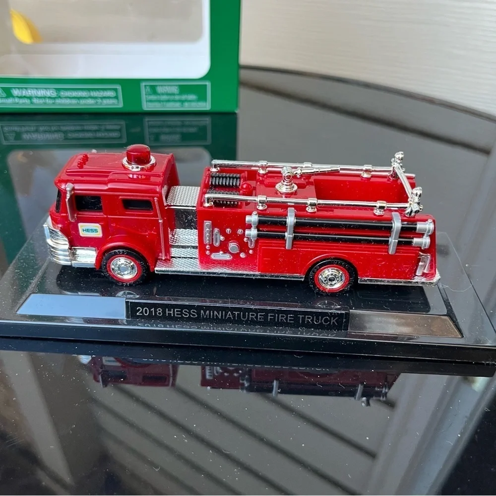 Mini HESS 2018 Vehicle Play Set - Red, Green, White